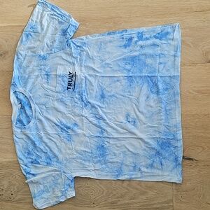 NWOT Truly Hard Seltzer T-shirt